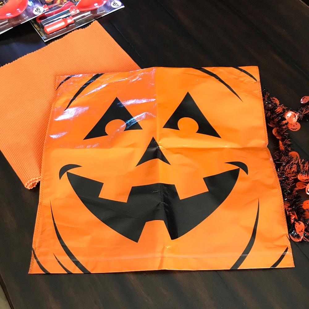HALLOWEEN! Chair Decor Pumpkin